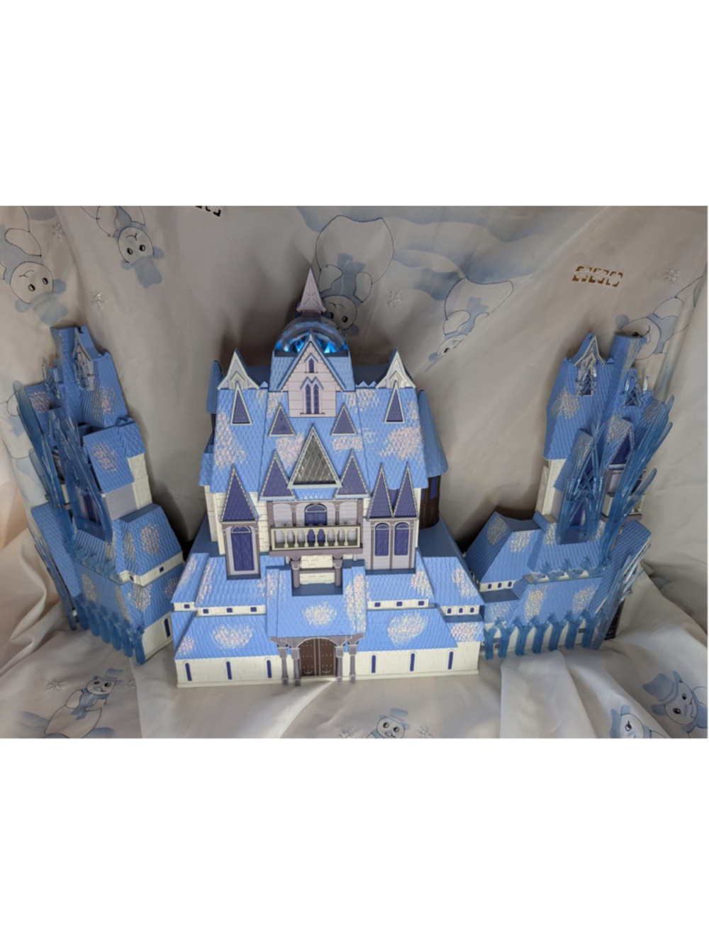 Disney Frozen 2 Castle Play Set with Light and Sound Effects Working Condition